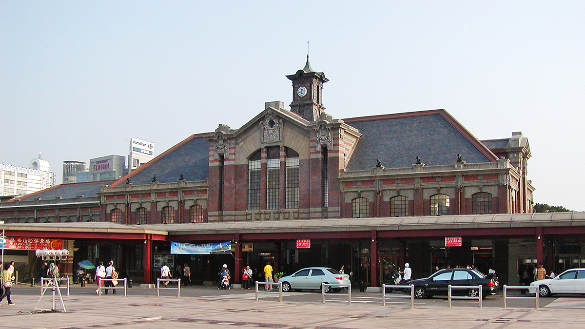 石板瓦：台中火車站